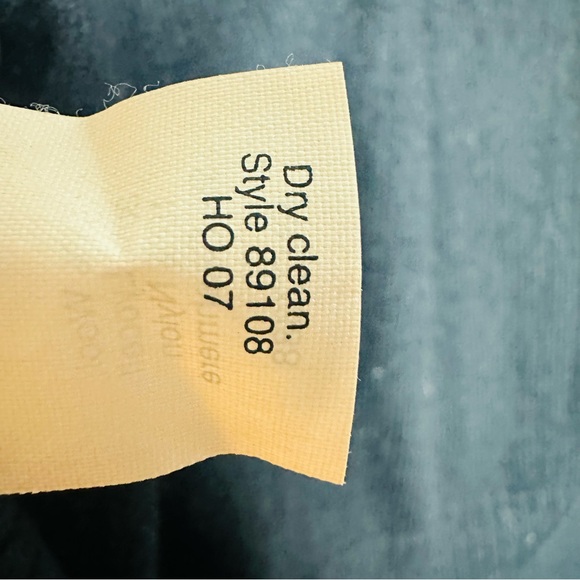 J. Crew Factory Women's Black V-Neck Wool Cashmere Sweater Size Medium - Picture 8 of 8